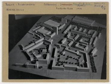 Modell: Areal um den Küstriner Platz (seit 1972 Franz-Mehring-Platz)
