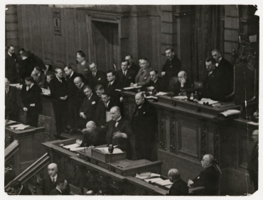 Reichstagssitzungen, Abgeordneter Walter Graef spricht