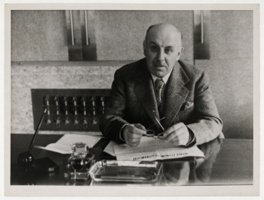 Joseph Avenol, Generalsekretär des Völkerbundes, in seinem Büro in Genf