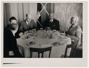 Mitglieder der abessinischen Delegation beim Lunch im Carlton Hotel in Genf