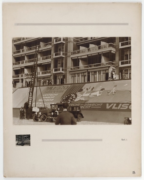 Gescheiterter Versuch Erich Salomons mit einer Feuerleiter, das Treffen der Minister während der 1. Haager Konferenz, auf dem Balkon von Arthur Hendersons Hotelzimmer zu fotografieren, Scheveningen