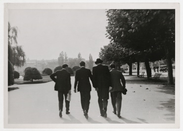 Anthony Eden auf dem Weg zu seinem Hotel in Genf