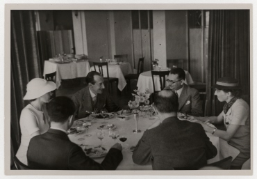 Die polnische Delegation während eines Dinners im Carlton Hotel in Genf