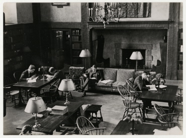 Harvard University in Cambridge, Studenten in der Bibliothek des Leverett House