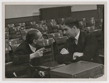Anthony Eden während einer Sitzung des Koordinationskomitees im Völkerbundpalast in Genf