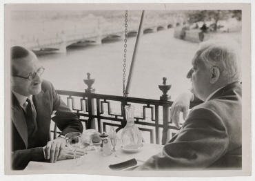 René Massigli und Jules Sauerwein auf dem Balkon des Hotel des Bergues