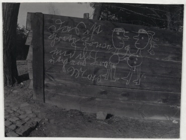 Grafitti from Children on Wooden Wall, Probably in Westend. - " This is Grete Löwe and Her Bridegroom Max"