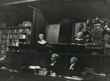 Die erste fotografische Aufnahme, die vom obersten englischen Gerichtshof, dem High Court, während einer Verhandlung gemacht wurde, London