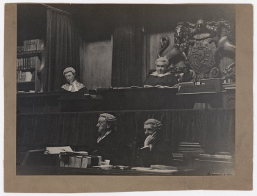 Die erste fotografische Aufnahme, die vom obersten englischen Gerichtshof, dem High Court, während einer Verhandlung gemacht wurde, London