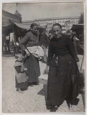 Market on Friedrich-Karl-Platz, Summer 1898