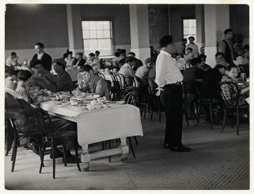 Im Speisesaal auf Ellis Island, New York
