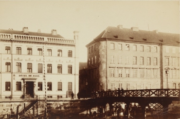 Untitled (View from the Chavlierbridge to the Military Academy and the Hotel de Saxe in Burgstraße)